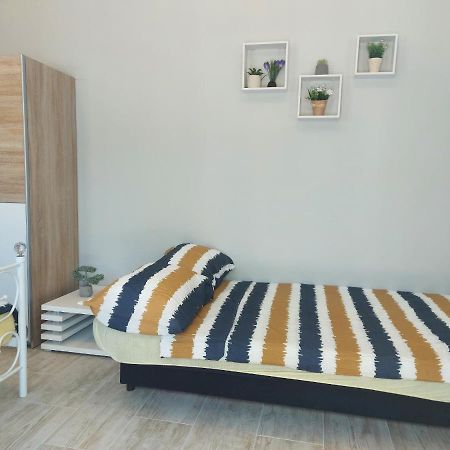 Studio Apartment Palmira Liznjan Ngoại thất bức ảnh