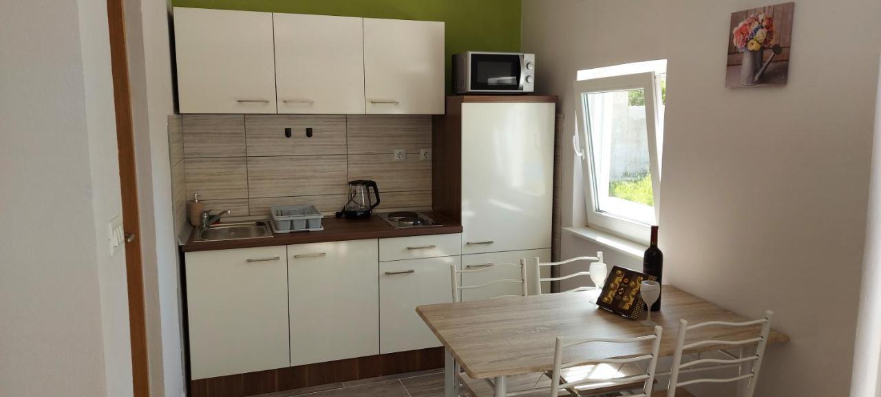 Studio Apartment Palmira Liznjan Ngoại thất bức ảnh