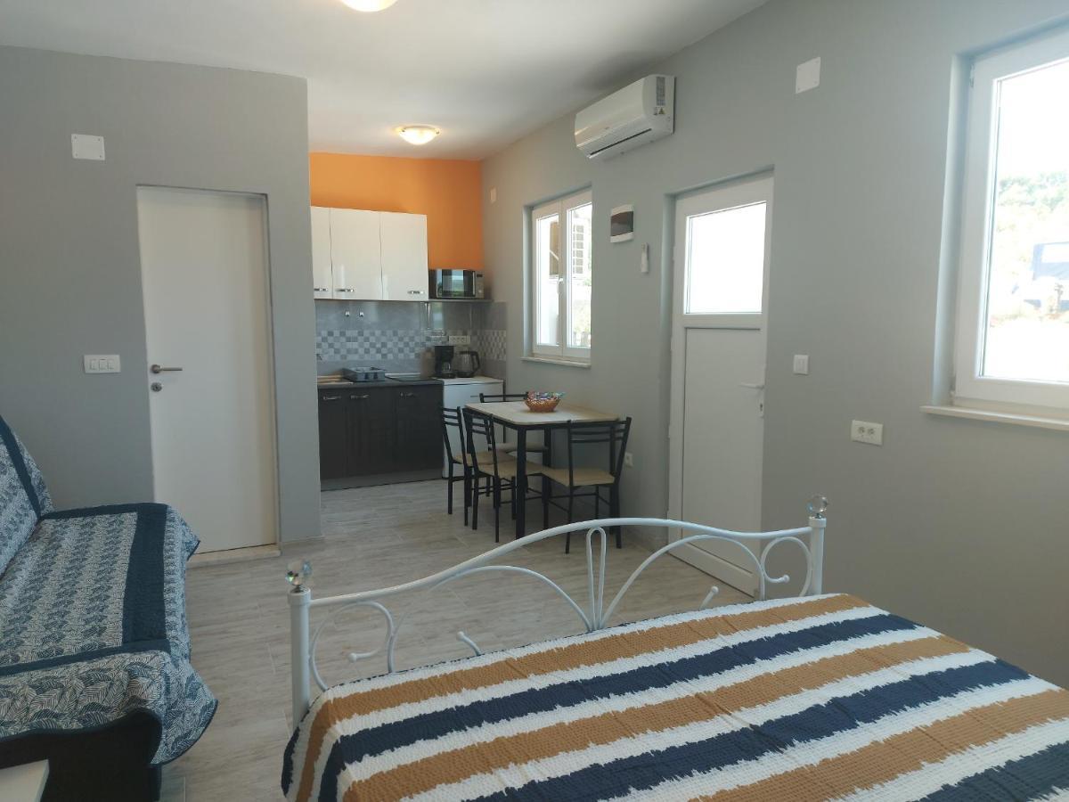 Studio Apartment Palmira Liznjan Ngoại thất bức ảnh