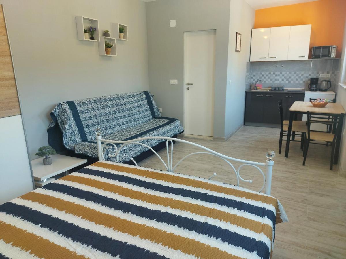 Studio Apartment Palmira Liznjan Ngoại thất bức ảnh
