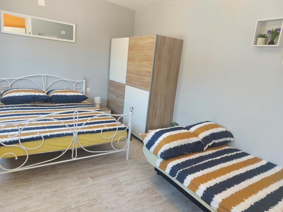 Studio Apartment Palmira Liznjan Ngoại thất bức ảnh