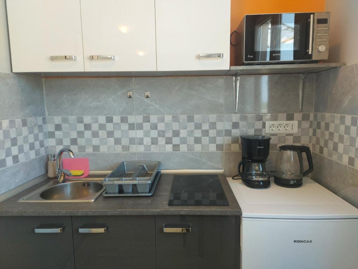 Studio Apartment Palmira Liznjan Ngoại thất bức ảnh