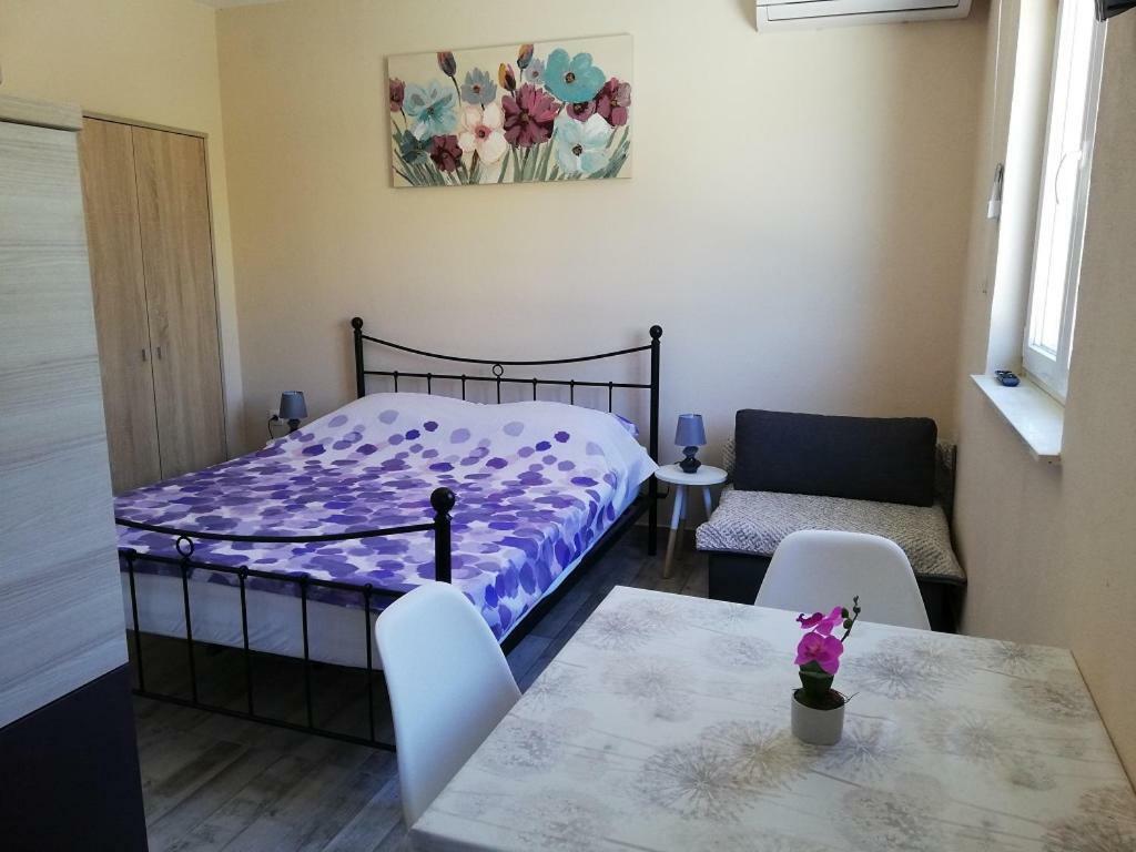 Studio Apartment Palmira Liznjan Ngoại thất bức ảnh